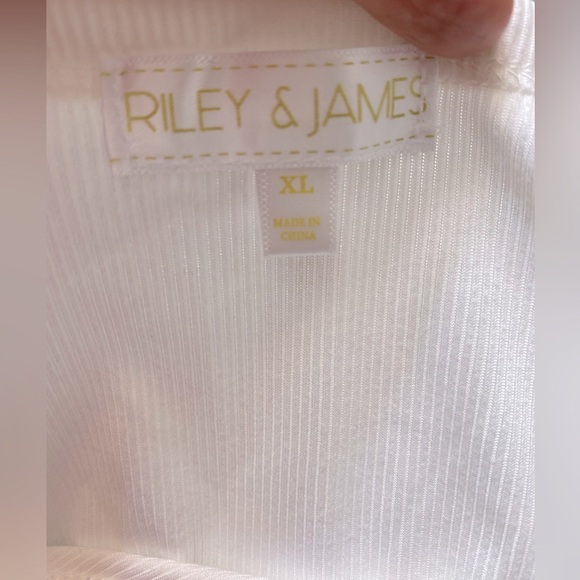 Women Cropped button up T-Shirt White Riley & James Euphoric Junior Size Large - Picture 3 of 7